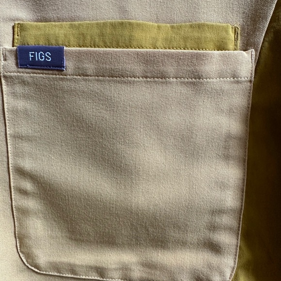 FIGS Limited addition Mustard Yellow Zamora (M) set barely wore - Picture 5 of 5